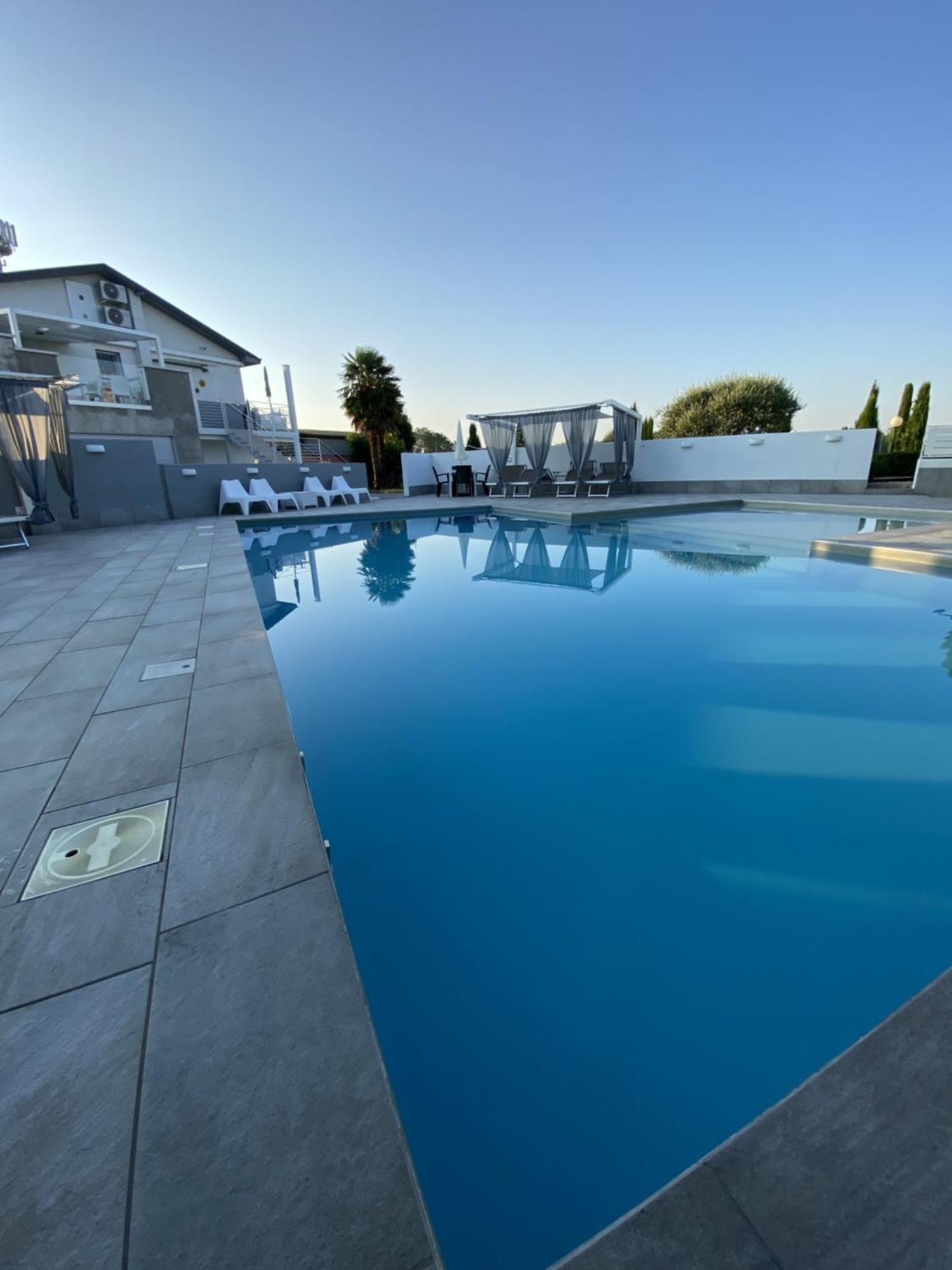 Meridien House Casalserugo Eksteriør billede